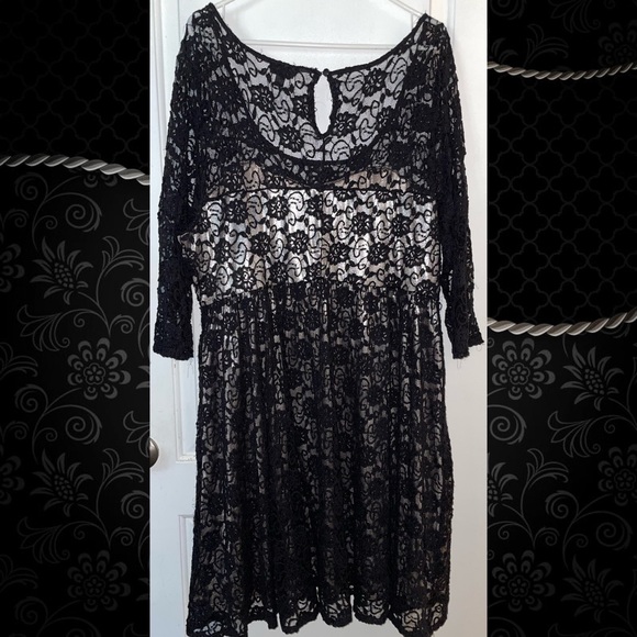 Torrid Black & Silver Lace Dress size 3 - Picture 2 of 4